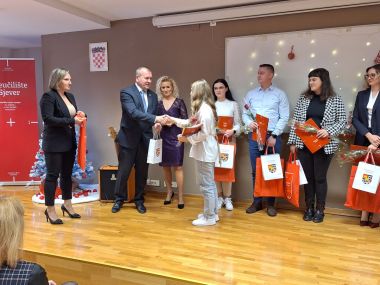 Otvori galeriju 20241205_103642.jpg