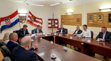 Hrvatske_ceste_potpisivanje_ugovora 1 .jpg