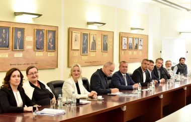 potpisivanje ugovora 3.jpg