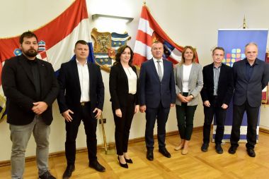 potpisivanje ugovora 6.jpg