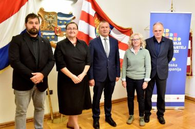 potpisivanje ugovora 9.jpg