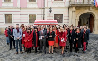 040222_Dan_crvenih_haljina_6.jpg