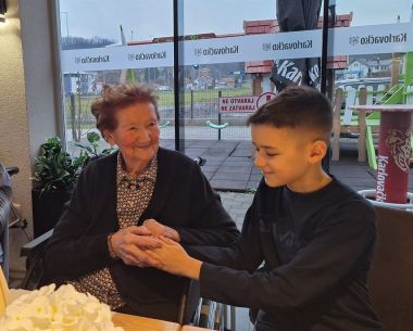 Otvori galeriju Baka Marija_rodjendan 10.jpg