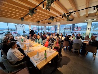 Otvori galeriju Baka Marija_rodjendan 13.jpg