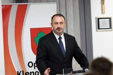 Otvori galeriju klenovnik-svecana-sjednica019.jpg