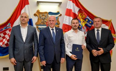 Otvori galeriju Dodjela_ugovora 21 .jpg