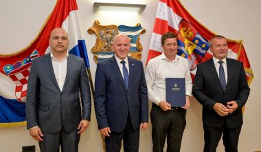 Otvori galeriju Dodjela_ugovora 22 .jpg