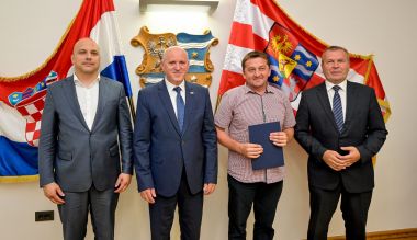 Otvori galeriju Dodjela_ugovora 23 .jpg