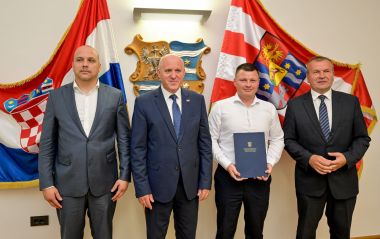 Otvori galeriju Dodjela_ugovora 24 .jpg