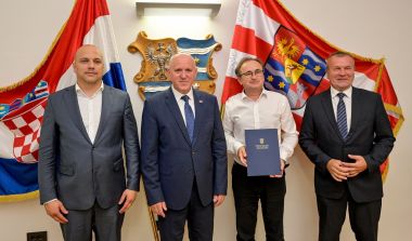 Otvori galeriju Dodjela_ugovora 27 .jpg