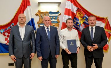 Otvori galeriju Dodjela_ugovora 29 .jpg