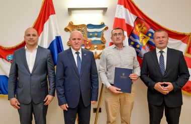 Otvori galeriju Dodjela_ugovora 36 .jpg