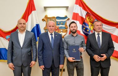 Otvori galeriju Dodjela_ugovora 41 .jpg