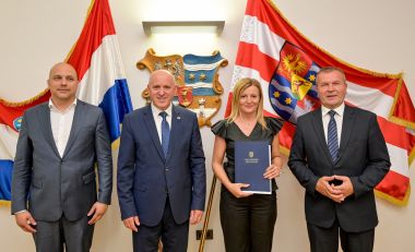 Otvori galeriju Dodjela_ugovora 43 .jpg