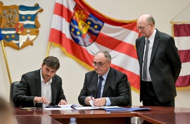 Potpisivanje_ugovora 6.jpg