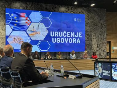 Uruenje ugovora 7.jpg