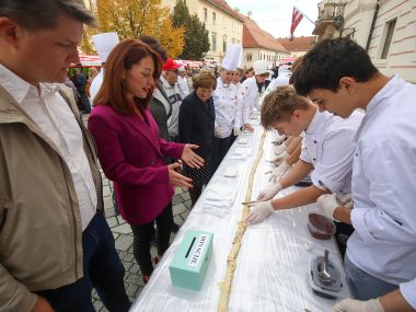 Otvori galeriju enska kreativnost u ruralnom ivotu 14.jpg