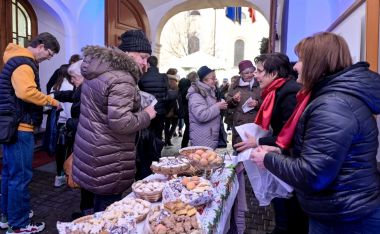 sajam_kolaca_advent_zupanijska_palaca_2022 3.jpg