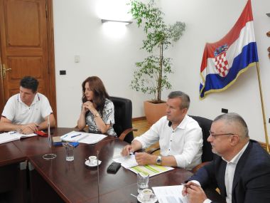 Otvori galeriju 130721_hrvatske vode sastanak_1.JPG