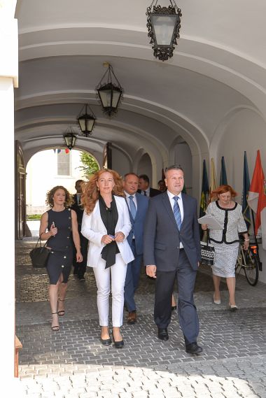 Otvori galeriju 040621_Primopredaja_Zupanija-3.jpg