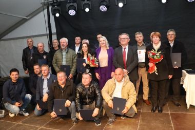 Donja Voca svecana 020.JPG