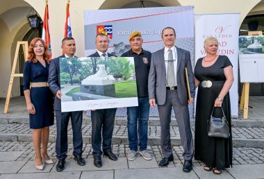 Otvori galeriju Polaganje_vijenaca 61.jpg