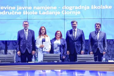 dodjela_ugovora_npoo_zagreb_skola_ladanje_gornje_2025 1.jpg