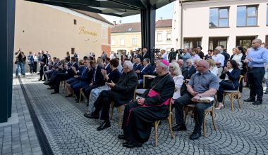 Otvori galeriju Bernarda 17 .jpg