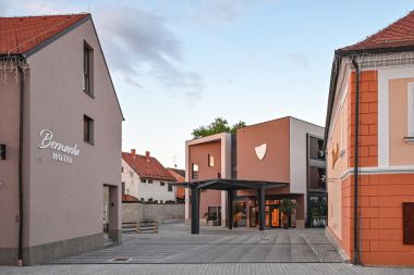 Otvori galeriju Bernarda 38.jpg