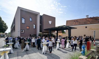 Otvori galeriju Bernarda 3 .jpg