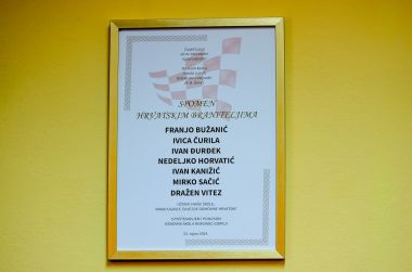 OS_Kneginec_spomen_ploca 31.JPG