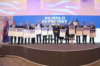 Otvori galeriju Priznanje za najbolje EU projekt 1.jpg