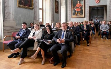 Izlozba_bucinih_ulja 20 .jpg