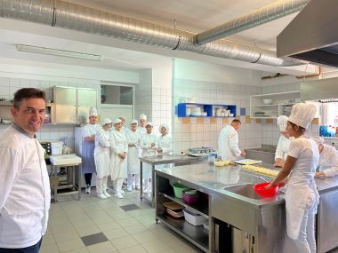 YEsspecialistsVZ 2.JPG