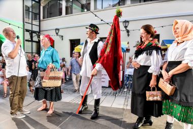 Revija_nosnji 10 .jpg