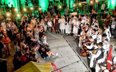 Revija_nosnji 26 .jpg