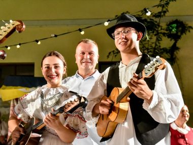 Revija_nosnji 30 .jpg