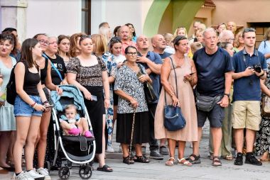 Revija_nosnji 7 .jpg