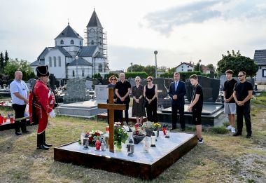 Polaganje_vijenaca_Stolnik 1.JPG
