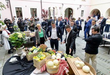 Otvori galeriju posjet-predsjenik 7.jpg