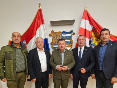 Otvori galeriju viber_slika_2025-10-03_12-40-00-692.jpg