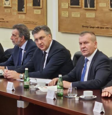 sastanak_premijer_plenkovic_grado_nacelnici_studeni_2023 2.jpg