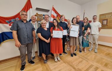 prijem_informaticari_medalje_ozana_margotic_lana_scukanec_matej_kovacevic_lipanj_2026 6.jpg