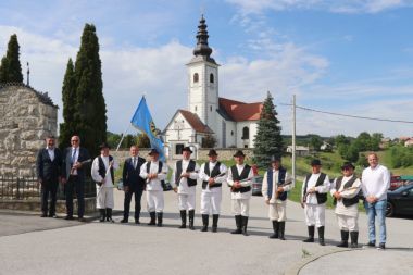75_godina_dvd_visnjica_08.jpg