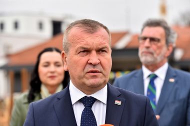gnm kamen temeljac za dv 13.JPG