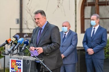 Otvori galeriju 050321_sastanak_zupana_25.jpg