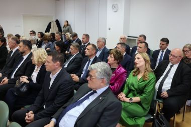 Potpisivanje ugovora 6.jpg