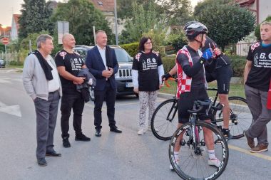 Ispracaj biciklista VZZ 003.jpg