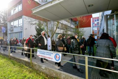 Otvori galeriju 150421_gospodarska cijepljenje_1 Medium.jpg