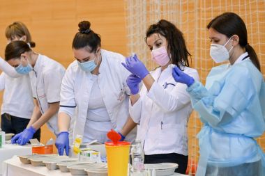 Otvori galeriju 150421_gospodarska cijepljenje_7 Medium.jpg